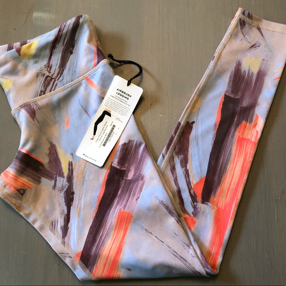 Brandi New🌟ALO Yoga leggings